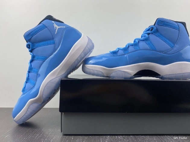 1st Kicks (11 Gift Flight of Jordan 29) 717602-900 Ultimate 0821